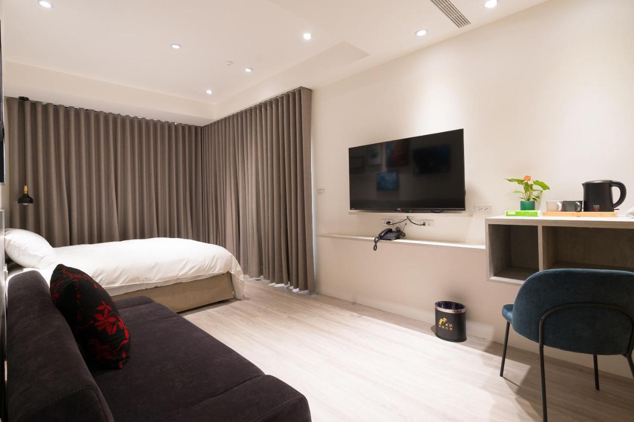 The Way Inn Taichung Exterior photo
