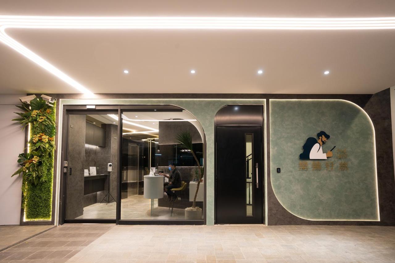The Way Inn Taichung Exterior photo