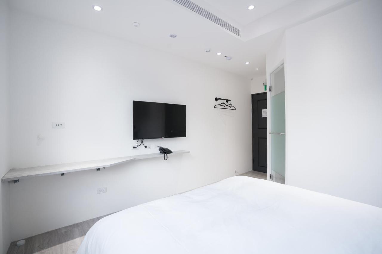 The Way Inn Taichung Exterior photo