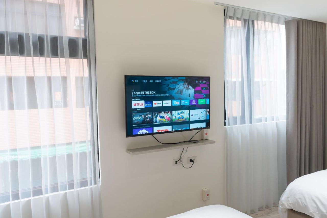 The Way Inn Taichung Exterior photo