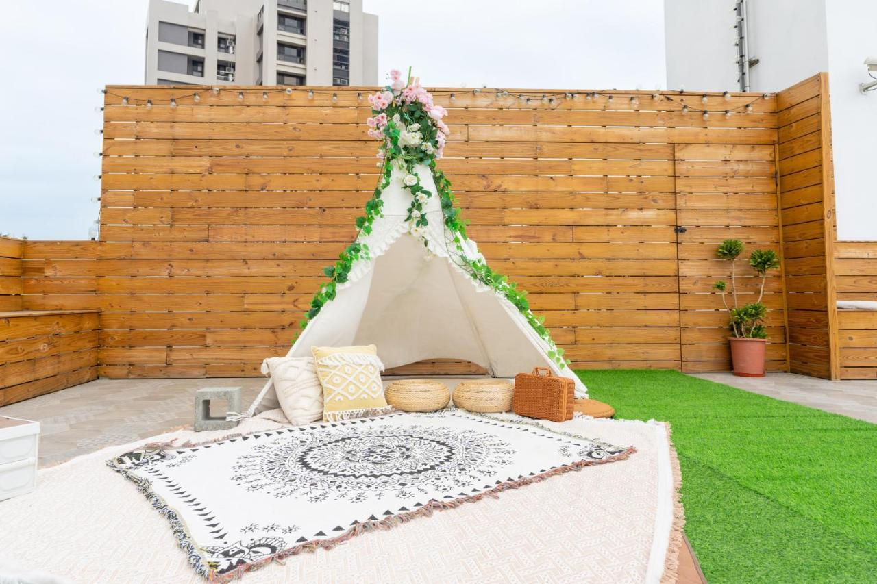 The Way Inn Taichung Exterior photo